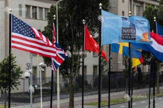 Ambasadorii țărilor NATO discută despre recentele încălcări ale spațiului aerian în Polonia și România