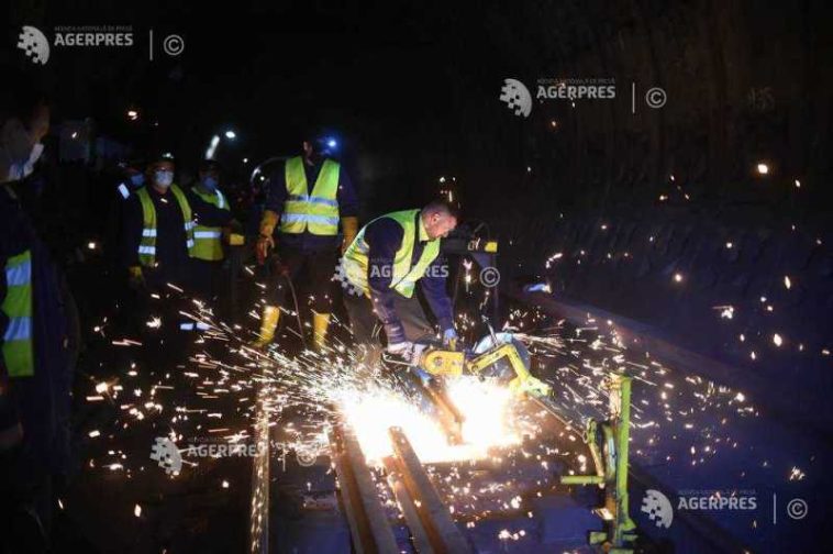 Producția industrială a scăzut cu 3,3%, în primul semestru din acest an (INS)