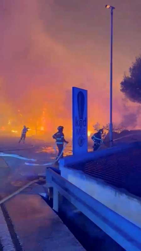 Croația/ Evacuări într-o localitate turistică afectată de un incendiu forestier violent