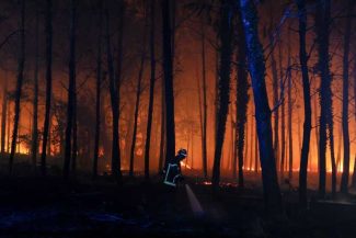 Franța evacuează peste 500 de persoane după izbucnirea unui nou incendiu forestier în sud-vestul țării