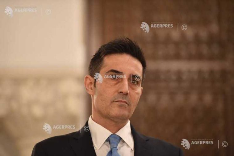 Claudiu Manda, către premierul Ilie Bolojan: Poate că este timpul să faceți și dumneavoastră un sacrificiu. Plecați