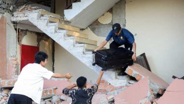Cel puțin 20 de morți după un cutremur cu magnitudine 7,7 în Indonezia (salvatori)