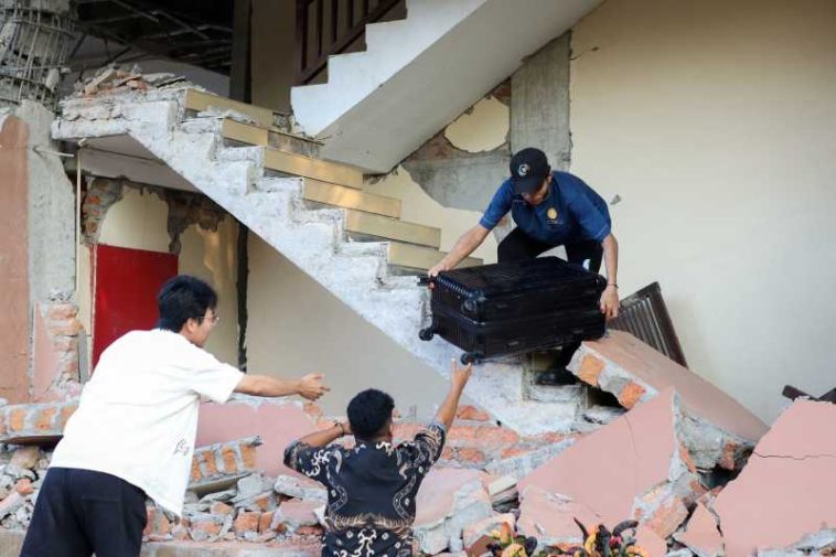 Cel puțin 20 de morți după un cutremur cu magnitudine 7,7 în Indonezia (salvatori)