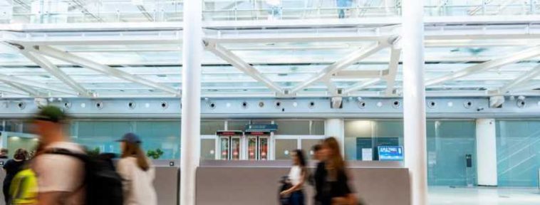Zborurile sunt reluate pe aeroportul din Catania după reducerea activității vulcanului Etna