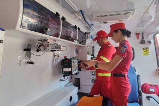 Hunedoara: Femeie de 52 de ani, salvată după ce a rămas suspendată cu parapanta pe o stâncă