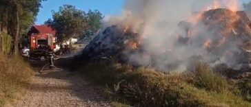 Botoșani: Aproximativ 40 de tone de furaje au ars într-un incendiu la Dumeni