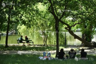 Temperatura maximă în București nu va mai depăși 34 de grade în următoarele trei zile