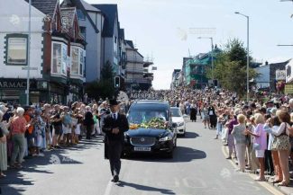 Mii de oameni și-au luat rămas bun de la Bonnie Tyler în Țara Galilor