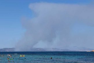 Incendii pe insula grecească Salamina: doi morți, sute de oameni evacuați