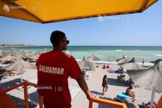 Constanța: Un adolescent de 17 ani a murit la Olimp; el a fost scos din mare de un salvamar