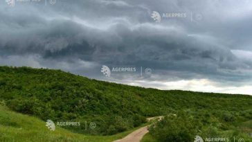 Instabilitate atmosferică în mare parte din țară; marți, vremea se răcește acentuat în vest, centru și nord