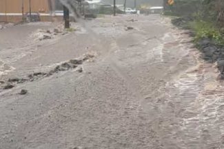 Hawaii/Peste 180.000 de persoane fără electricitate, 100 de locuințe avariate de uraganul Lala, retrogradat la furtună tropicală