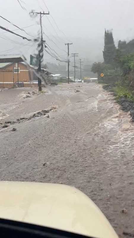 Hawaii/Peste 180.000 de persoane fără electricitate, 100 de locuințe avariate de uraganul Lala, retrogradat la furtună tropicală