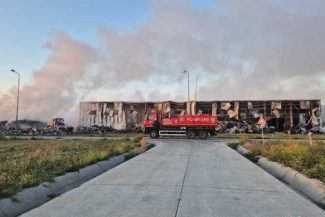 Covasna: Pagube estimate la circa un milion de euro în urma incendiului de la hala de sortare a deșeurilor din Leț