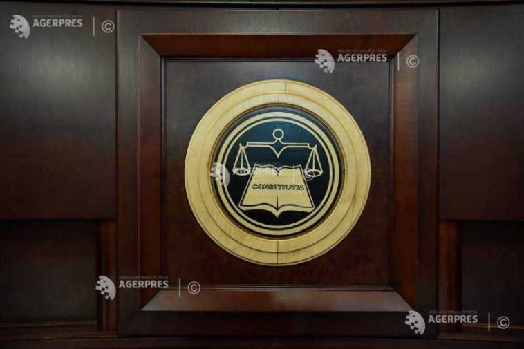 CCR: Sintagma ”persoana care are relații asemănătoare celor dintre soți” din Legea ANI – neconstituțională