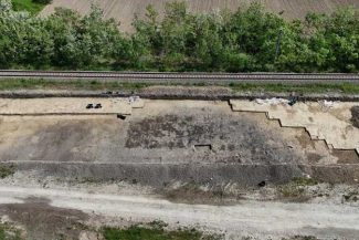 Timiș: Descoperiri arheologice pe traseul căii ferate Caransebeș-Lugoj; 23 de situri cu peste 500 de morminte preistorice (GALERIE FOTO)