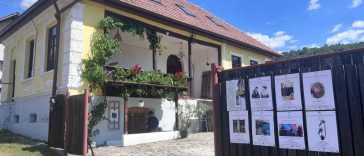 REPORTAJ Vâlcea: ”Acasă, la Greblești” – proiectul cultural al unor artiști români, ce pune în valoare patrimoniul rural (GALERIE FOTO)