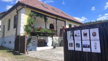REPORTAJ Vâlcea: ”Acasă, la Greblești” – proiectul cultural al unor artiști români, ce pune în valoare patrimoniul rural (GALERIE FOTO)
