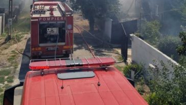 Giurgiu: Trei case cuprinse de un incendiu la Drăgănescu, de la un scurtcircuit, au intervenit pompieri din două județe (GALERIE FOTO)