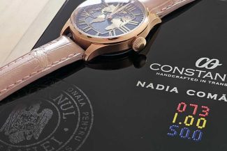 Mureș: Ceas personalizat pentru Nadia Comăneci cu primul 10 olimpic, creat de un artizan independent de ceasuri mecanice