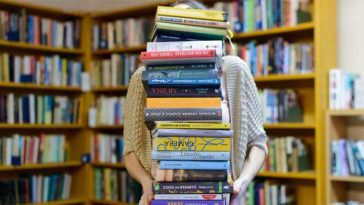 BIBLIOTECA AZI/ Covasna: Biblioteca actuală – între foșnetul paginii și ritmul alert al lumii digitale