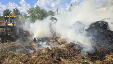 Botoșani: Zece tone de furaje au ars în urma unui incendiu, în localitatea Rediu