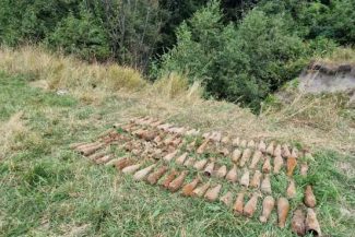 Harghita: Pompierii au găsit 82 de bombe de aruncător, în pădurea din Tușnadu Nou