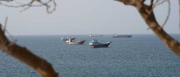 Iranul intenționează să interzică navelor ostile tranzitul prin Strâmtoarea Ormuz