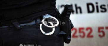 DGPMB: Trei persoane, reținute după ce au tâlhărit un bărbat și l-au rănit cu un cuțit; un al patrulea agresor e căutat