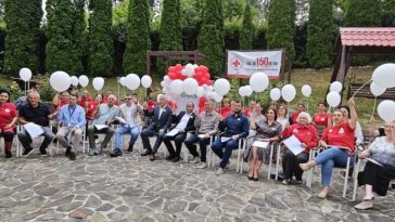 REPORTAJ/ Voluntarii Crucii Roșii – oameni care aleg să dăruiască timp și speranță celorlalți (GALERIE FOTO)