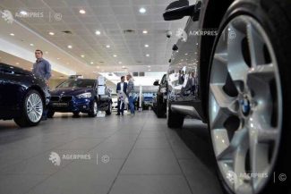 Afacerile din comerțul auto au scăzut ușor în prima jumătate a anului (serie brută)