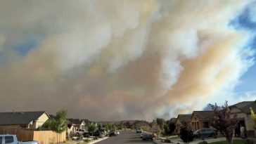 SUA: Peste 40.000 de persoane evacuate din cauza unui incendiu de vegetație în Nevada
