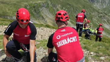 Salvamont: 18 persoane salvate de pe munte în ultimele 24 de ore; una găsită decedată