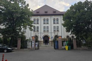 Buzău: Lipsa indicatoarelor rutiere afectează atracțiile culturale; turiștii pot rata muzeele și siturile arheologice