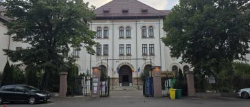 Buzău: Lipsa indicatoarelor rutiere afectează atracțiile culturale; turiștii pot rata muzeele și siturile arheologice