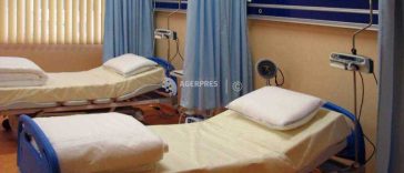 Arad: Una dintre victimele incendiului la garaje, în stare critică; se caută un loc la marii arși