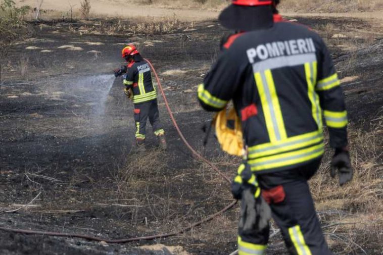 Pompierii români au continuat misiunile de stingere a incendiilor în Serbia