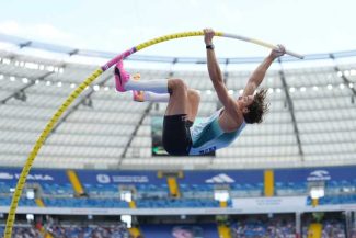 Atletism: Armand Duplantis s-a impus cu 6,20 m la săritura cu prăjina la Chorzow, etapă din Golden League