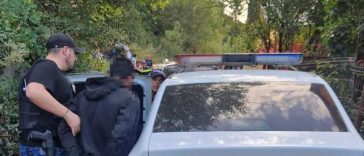 Harghita: Doi tineri au fost arestati după ce au agresat un taximetrist și au plecat cu mașina acestuia