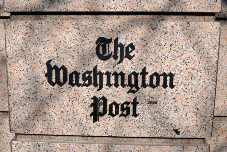 Ziarul Washington Post este obligat să reangajeze o editorialistă concediată pentru mesaje pe Facebook
