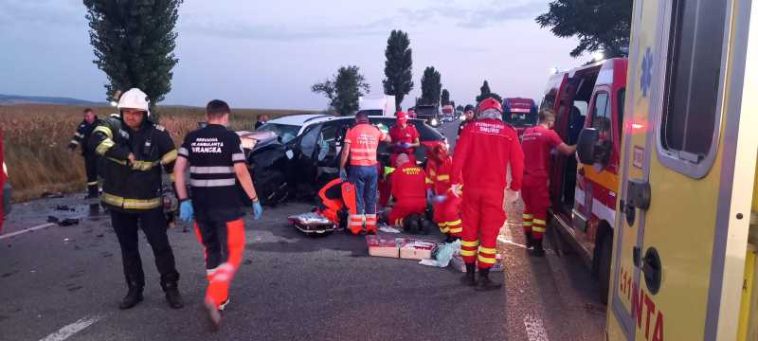 Vrancea: Un mort și trei răniți, între care o gravidă și un copil, într-un accident pe DN2-E85, la Sascut