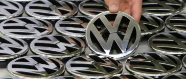 Șeful Volkswagen s-a confruntat cu muncitorii nemulțumiți de planurile sale vizând reduceri drastice de personal