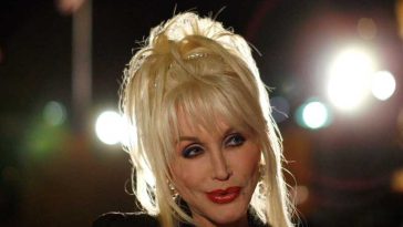 SUA: Cântăreața Dolly Parton a murit din cauza unui cancer (presa americană)
