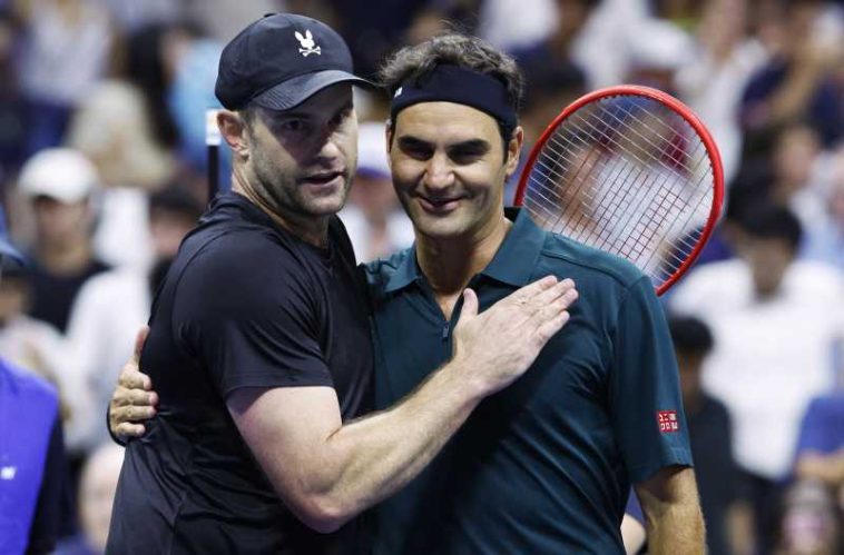 Tenis: Roger Federer l-a învins pe Andy Roddick într-un meci demonstrativ la Flushing Meadows