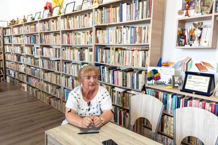 BIBLIOTECA AZI/ Dâmbovița: Ocnița și puterea unei biblioteci – cum o bibliotecară schimbă viața comunității (FOTO/VIDEO)