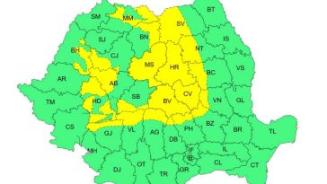 Alerte de averse torențiale, descărcări electrice și vijelii, în cea mai mare parte a țării, miercuri și joi