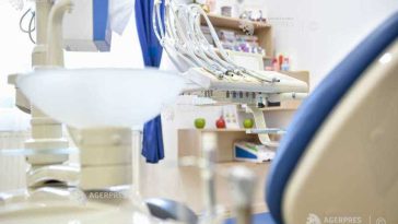 Botoșani: Medic stomatolog reținut după ce ar fi decontat servicii medicale fictive