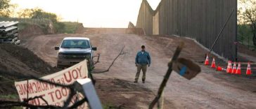 Autoritățile americane reiau construcția zidului de 100 de kilometri la granița dintre Arizona și Mexic