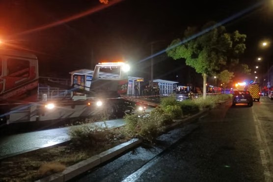 Franța: O mașină a intrat în plină viteză în pietoni la Caen (vest), un mort și zece răniți