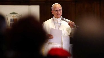 Papa Leon al XIV-lea în topul Vanity Fair al personalităților cu cele mai ”originale” alegeri vestimentare